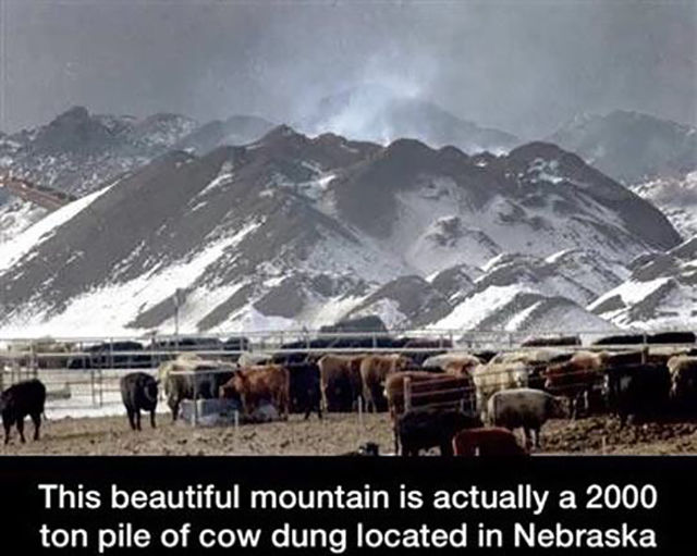 wtf nebraska mountains - This beautiful mountain is actually a 2000 ton pile of cow dung located in Nebraska