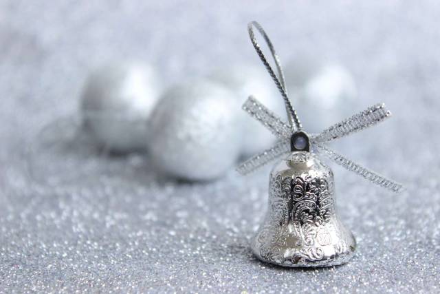 "Silver Bells" was called "Tinkle Bells" until co-composer Jay Livingston’s wife told him "tinkle" had another meaning
