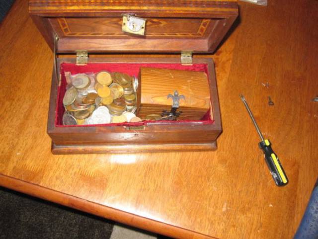 Oh wow! It was a little treasure chest!
