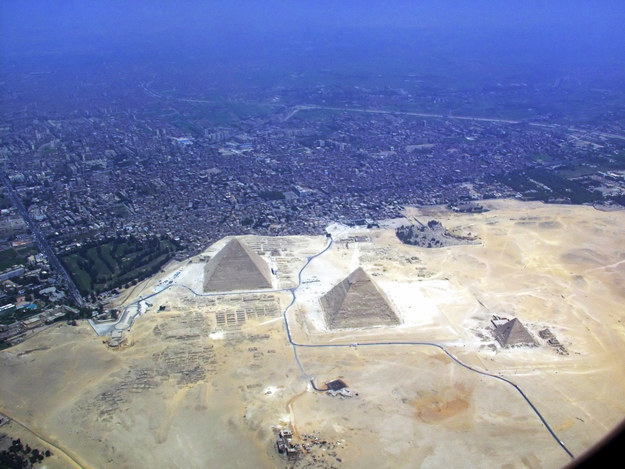 But they’re actually DIRECTLY next to the city of Giza.