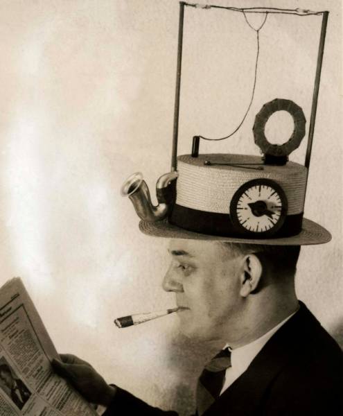 Nowadays we can listen to music, watch movies and read the news on our smartphones. But back in the day, if you wanted to keep up-to-date with everything, you could wear a Radio Hat.