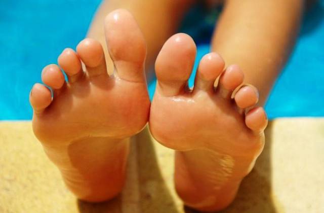 If your big toe is much longer than your other toes, you are a clever and creative thinker.