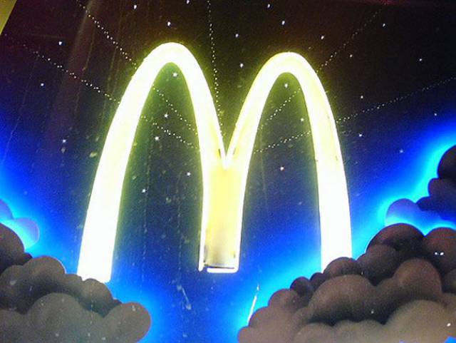 The Golden Arches is a popular symbol.
According to the book Fast Food Nation, McDonald’s Golden Arches is more recognizable to people than the Christian cross.