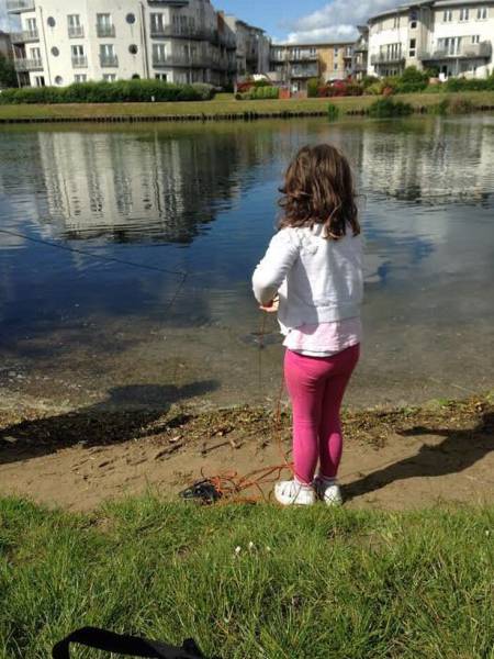 You Won't Believe The Amazing Things This Girl Caught Her First Time Fishing  - Wow Gallery