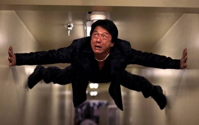 Jackie Chan is banned by insurance companies around the world: For many years, Jackie Chan frequently experienced various physical injuries while shooting his movies, including his pelvis, hips, fingers, legs, face, chest, neck, ankles, and ribs. That’s why many insurance companies refuse their services to the actor and his stunt doubles, resulting in Chan covering his medical bills himself.