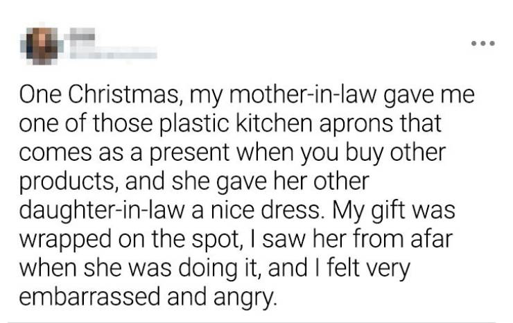 paper - One Christmas, my motherinlaw gave me one of those plastic kitchen aprons that comes as a present when you buy other products, and she gave her other daughterinlaw a nice dress. My gift was wrapped on the spot, I saw her from afar when she was doi