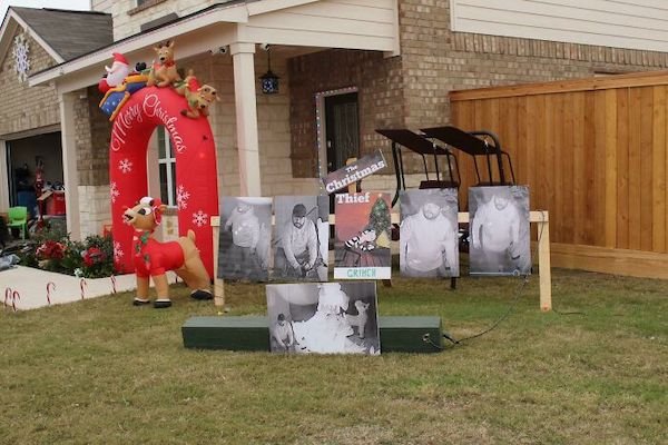 passive aggressive lawn signs - The Christmas Thief Crim