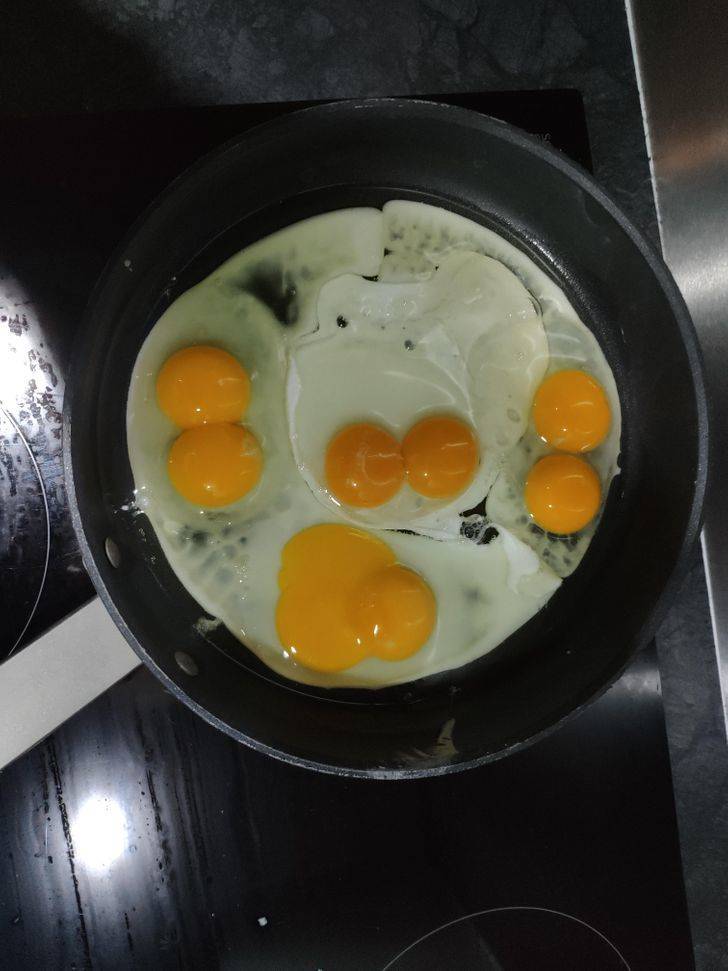 "One carton, 4 eggs, 8 yolks (sorry, one broke)."