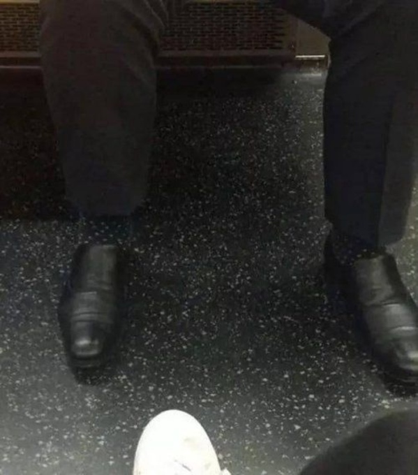 funny optical illusions - socks blend in with subway floor