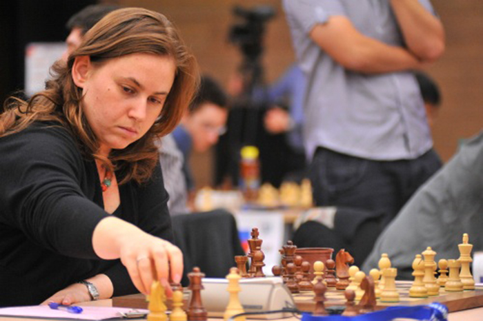 Former World Chess Champion G. Kasparov described Hungarian female chess player Polgár as a “circus puppet” and said that women chess players should stick to having children. Later in September 2002, in the Russia versus the Rest of the World Match, Polgár defeated Garry Kasparov.