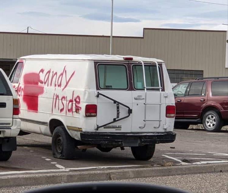 compact van - candy Inst