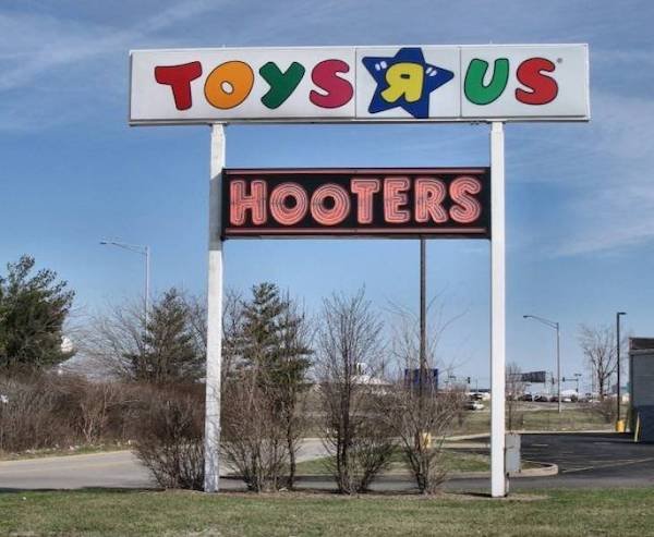 abandoned toysrus - Toyseus Hooters