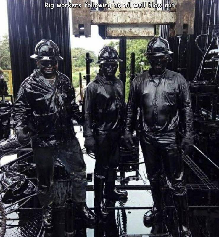 personal protective equipment - Rig workers ing an oil well blow out Na