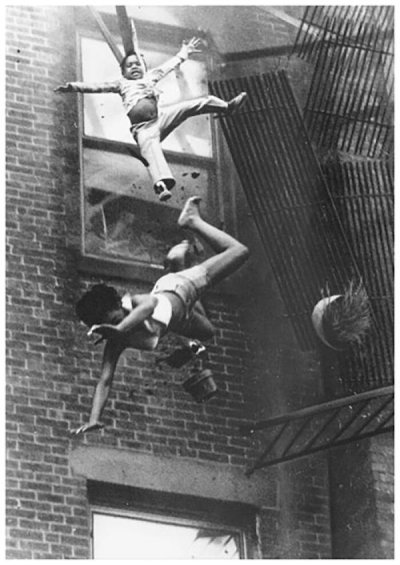 Amazing Pulitzer Prize Winning Photos - woman falling from fire escape