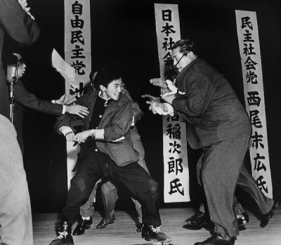 Amazing Pulitzer Prize Winning Photos - inejiro asanuma