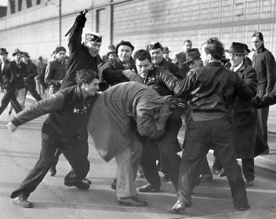 Amazing Pulitzer Prize Winning Photos - ford strikers riot
