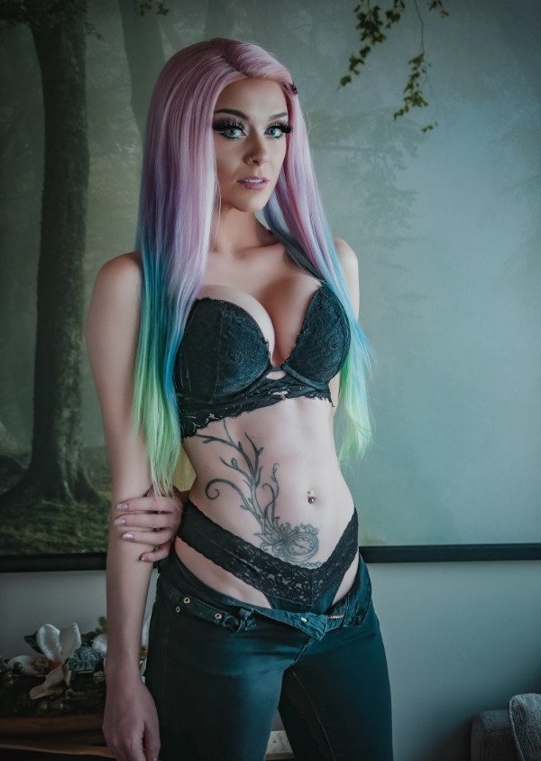 39 Sexy Inked Girls