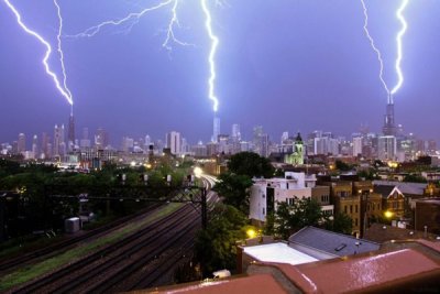 chicago triple lightning strike