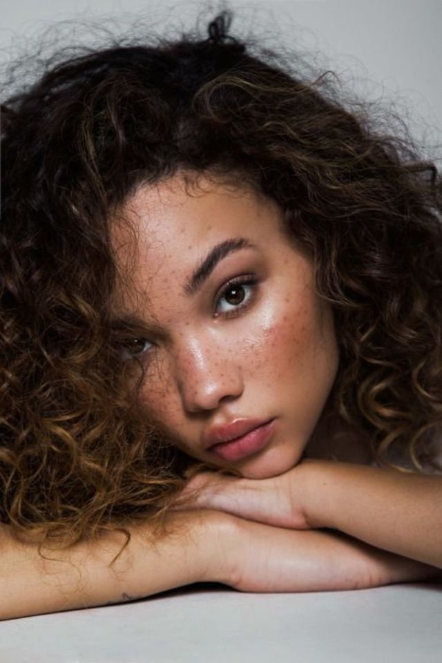 18 Beautiful Pics That Are A Love Letter To Women With Freckles