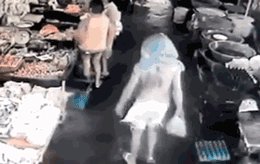 naked girl in indian market