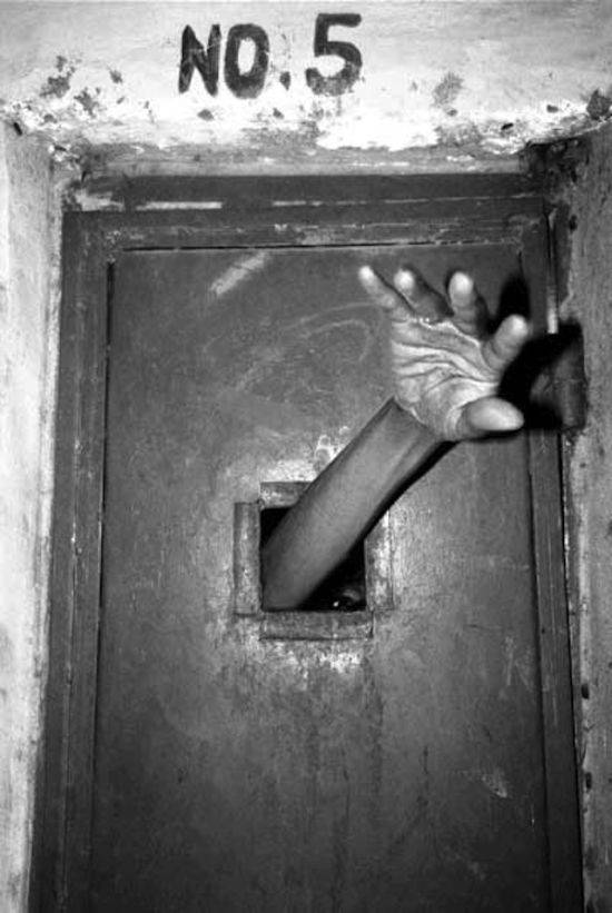 Horrifying Images Of Vintage Insane Asylums