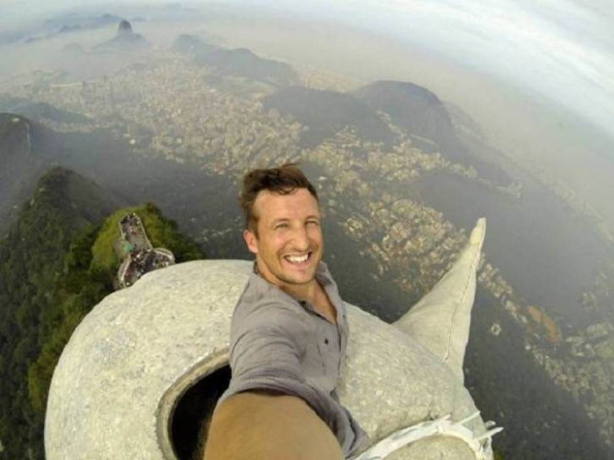 13 Of The Most Epic Selfies Ever