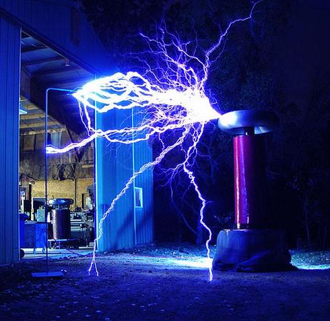 Tesla High Voltage Generator