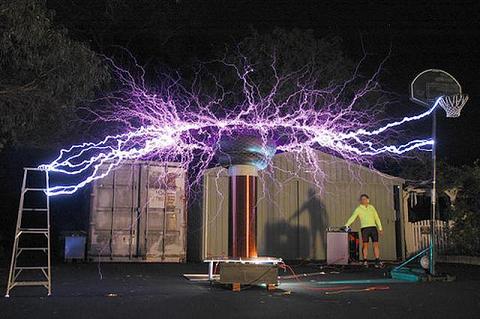 Tesla High Voltage Generator