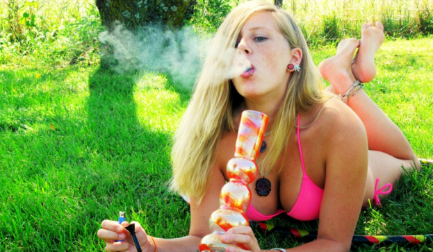 Hot Girls Wishing You a Happy 420