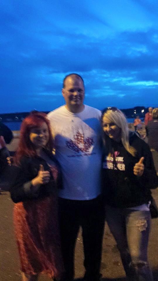 A lot more Fans of Frankie MacDonald are getting a Picture Taken with Me now since i am real popular and More Famous Guy now and i like that and my Popularity is Increasing and i am doing really well on my YouTube Videos and my Weather Reports and my Dancing Videos and i also do my own Comedy Show on the Internet.