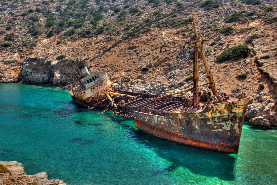 Awesome old ship wreck scene