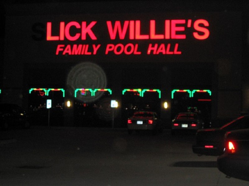 signs funny burnt out light - Lick Willie'S Family Pool Hall