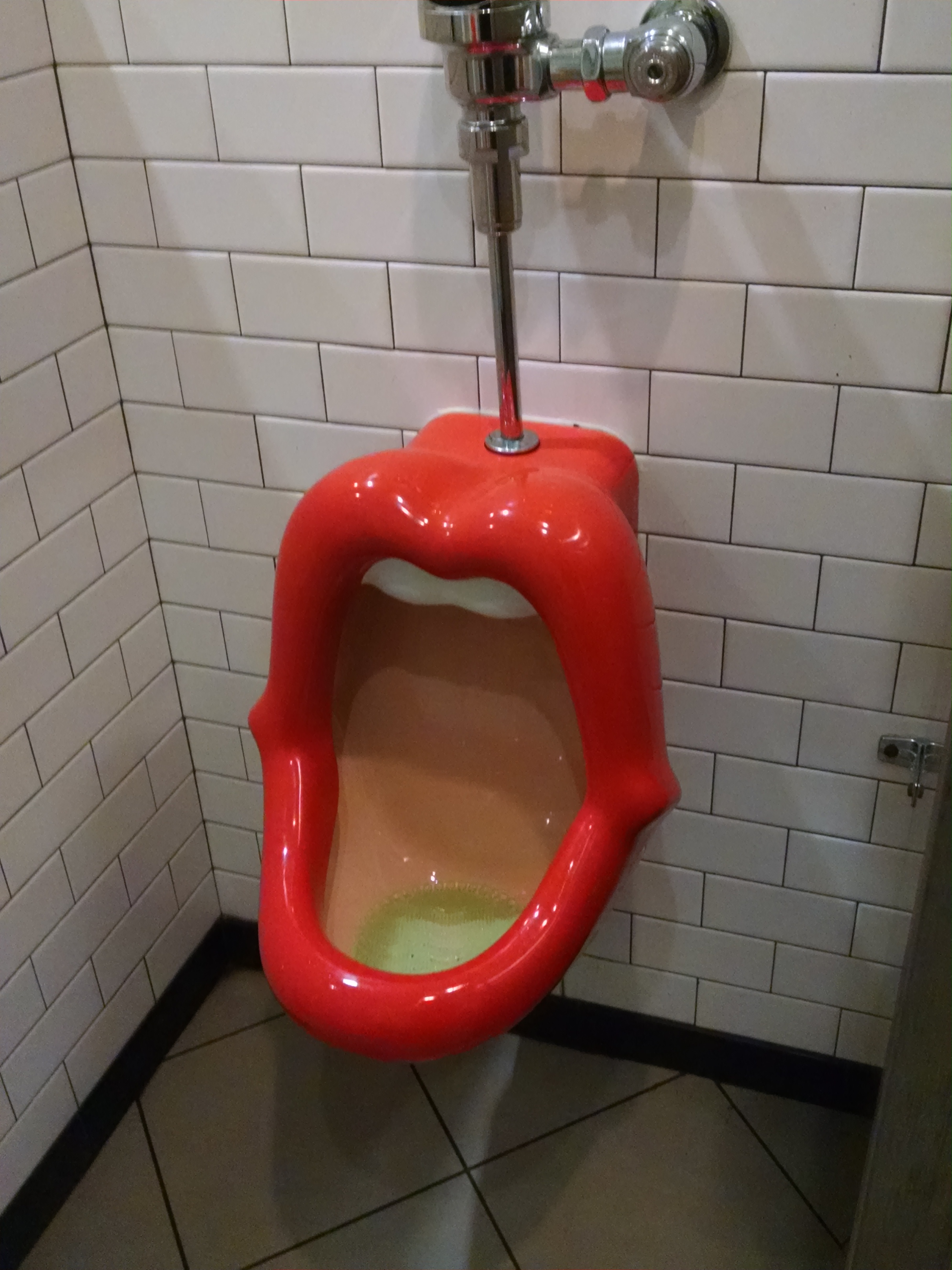 urinal lips
