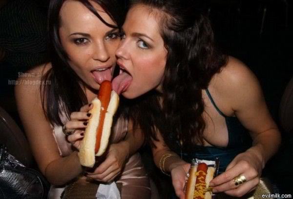 32  hot dog pictures.