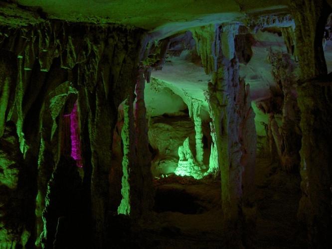 amazing photos of caves in china