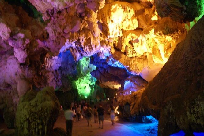 amazing photos of caves in china