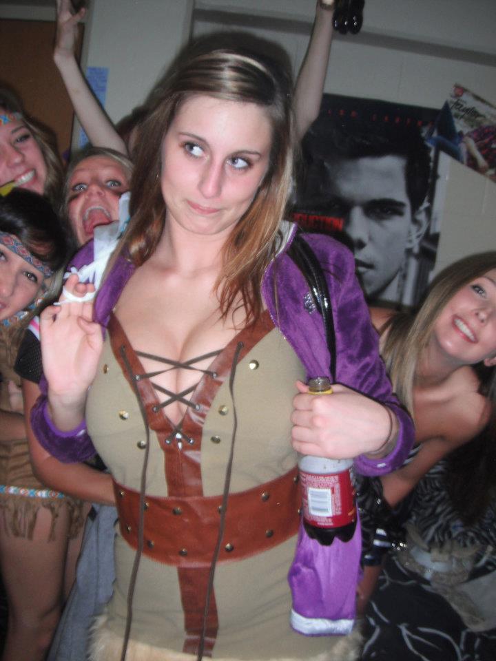 Chick with a MONSTER RACK!