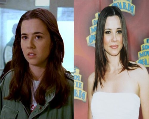 Linda Cardellini  Linda was the cute nerd Lindsay Weir on Freaks and Geeks before playing making 'Velma' in the 2002 tragic remake of Scooby Doo. Since then Linda's done a smoking hot photo shoot for Maxim and appeared on ER.
