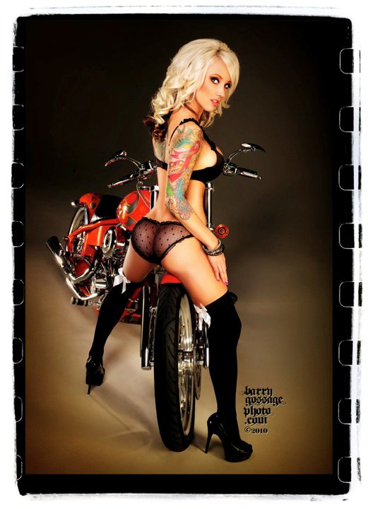 CWT....Chicks with Tatts