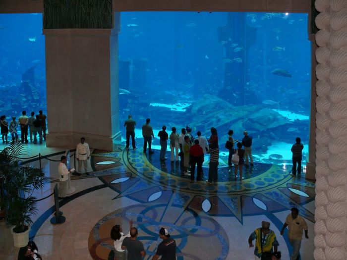 The aquarium in the lobby of the Atlantis Hotel in Dubai