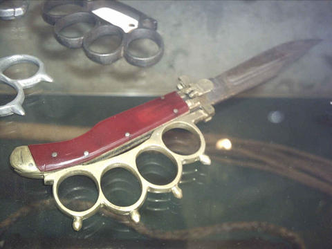 Switchblade with knuckles!