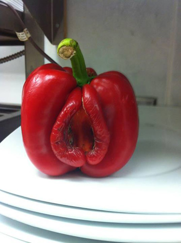 19 FRUITS AND VEGETABLES THAT LOOK LIKE SEXY BODY PARTS - Gallery