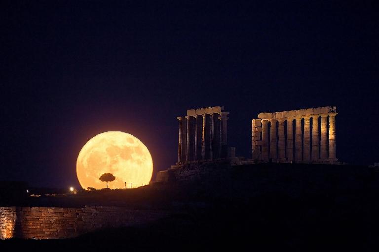 national geographic full moon