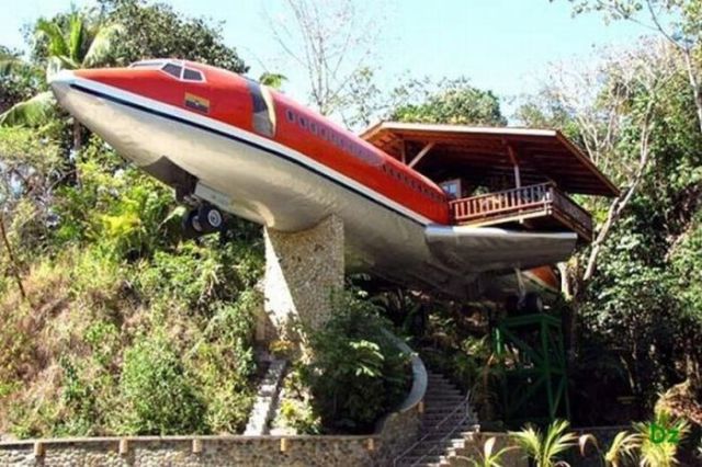 727 Fuselage Home in Costa Rica