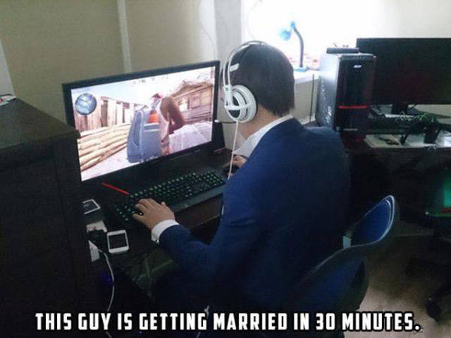 guy playing cs go - This Guy Is Getting Married In 30 Minutes.