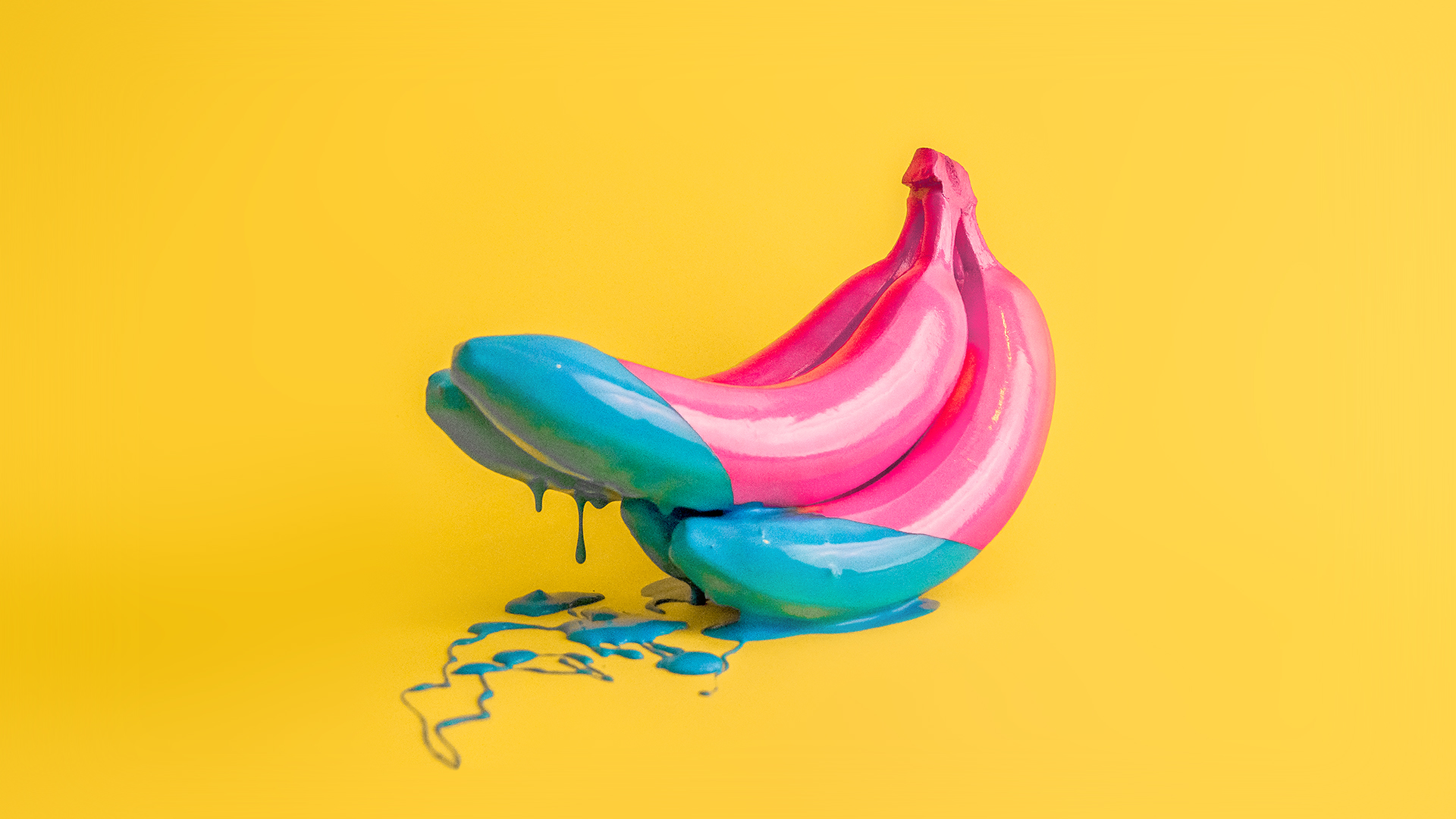 Банан яркий