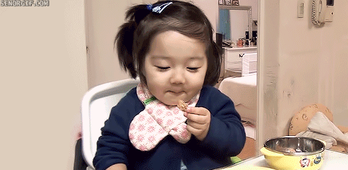 baby eating gif - Senorolf.Com Wow