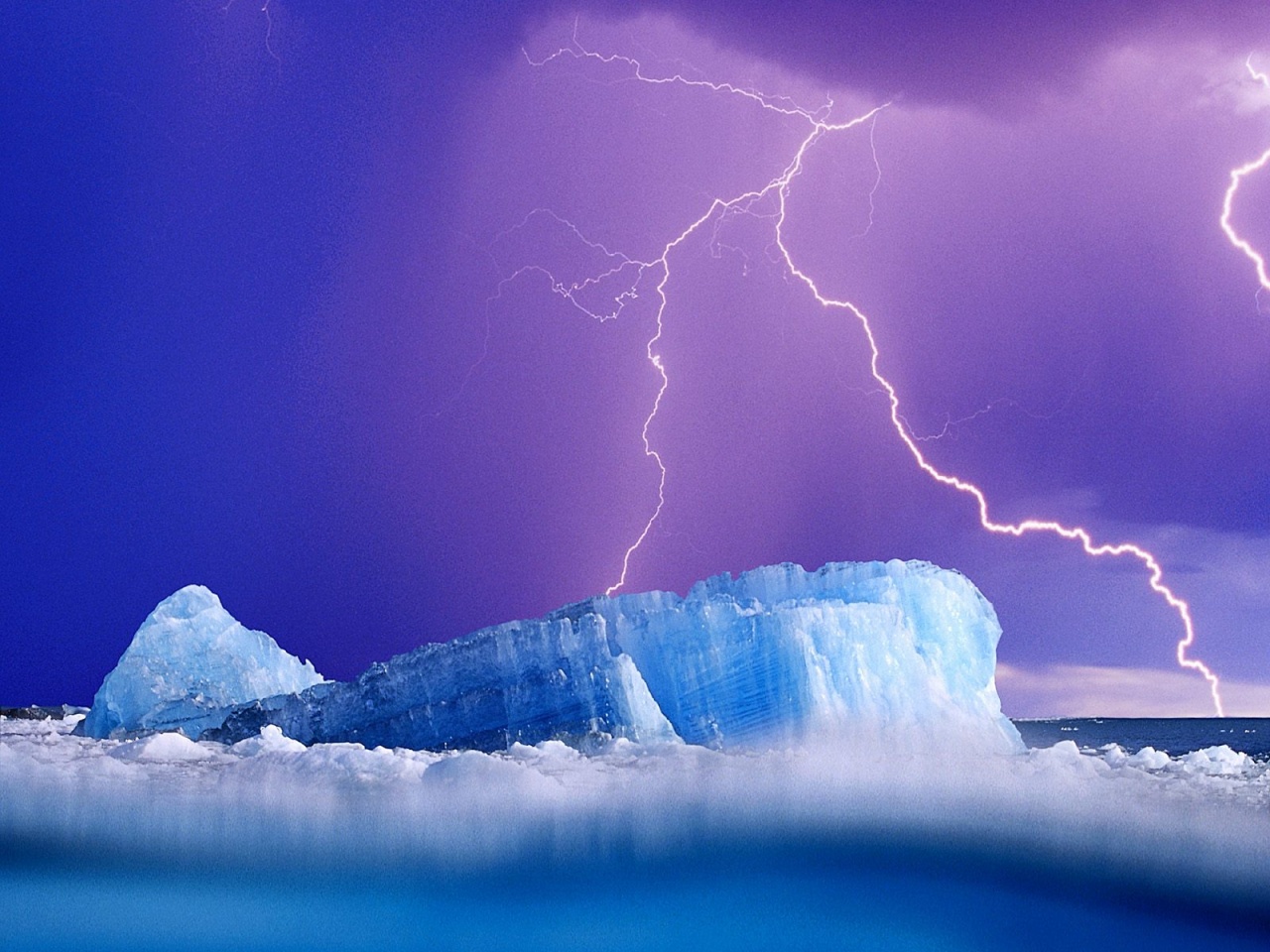 lightning in antarctica