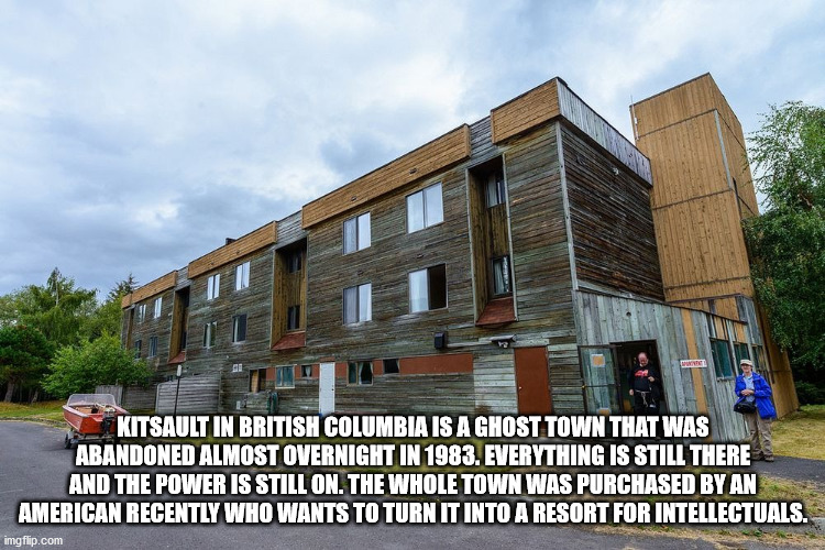 Kitsault In British Columbia Is A Ghost Town That Was Abandoned Almost Overnight In 1983. Everything Is Still There And The Power Is Still On. The Whole Town Was Purchased By An American Recently Who Wants To Turn It Into A Resort For Intellectuals.…