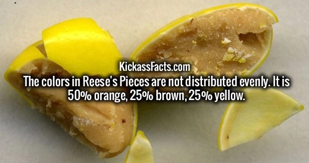 reese's pieces inside - KickassFacts.com The colors in Reese's Pieces are not distributed evenly. It is 50% orange, 25% brown, 25% yellow.